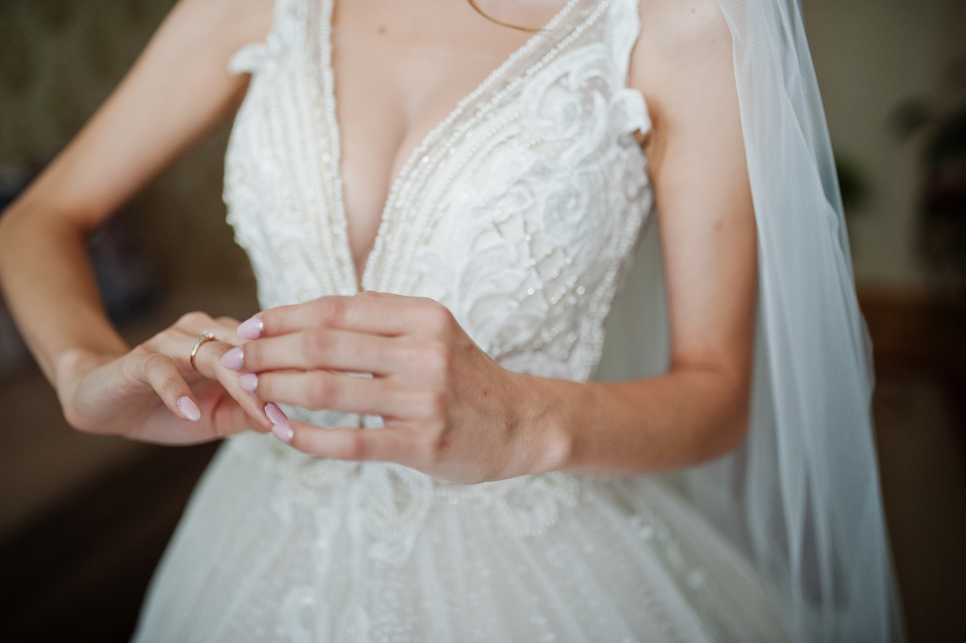 1920-bride-wear-ring-wedding-details-style.jpg