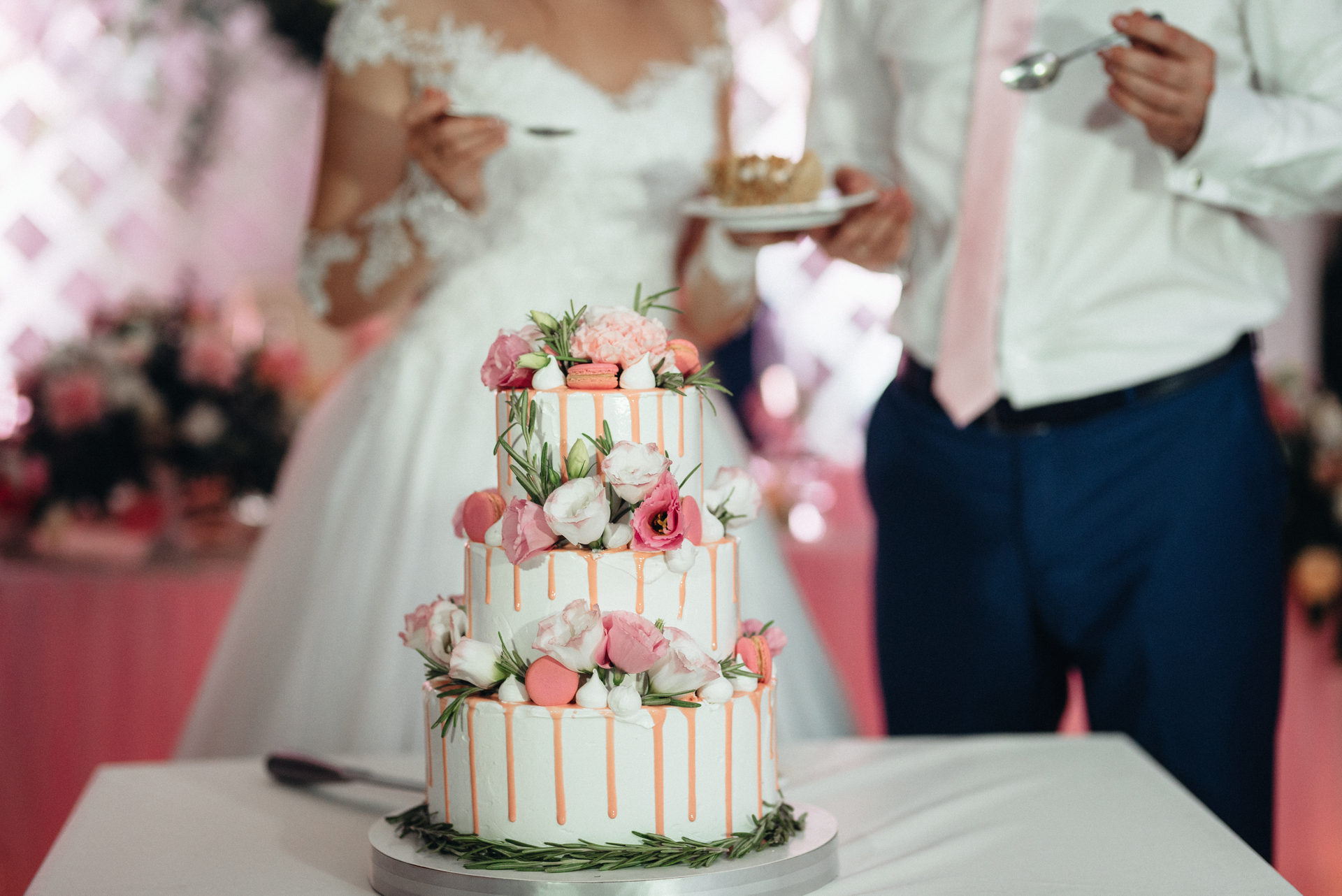 1920-wedding-cake-at-the-wedding-of-the-newlyweds.jpg